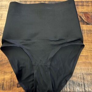 Black High-Waisted Skinny Girls Shapewear Size L